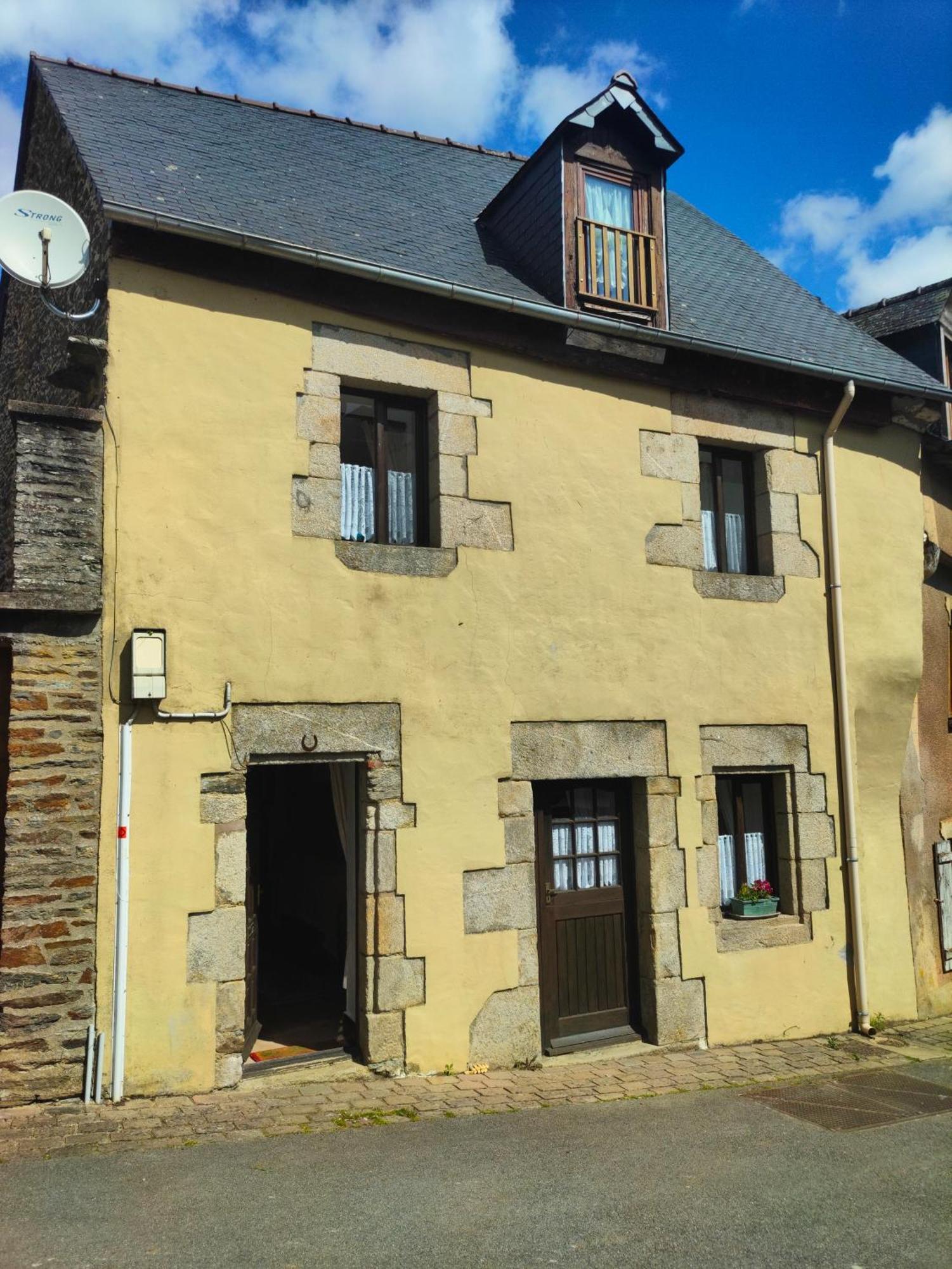 Maison Josselin Proche Chateau Exterior photo
